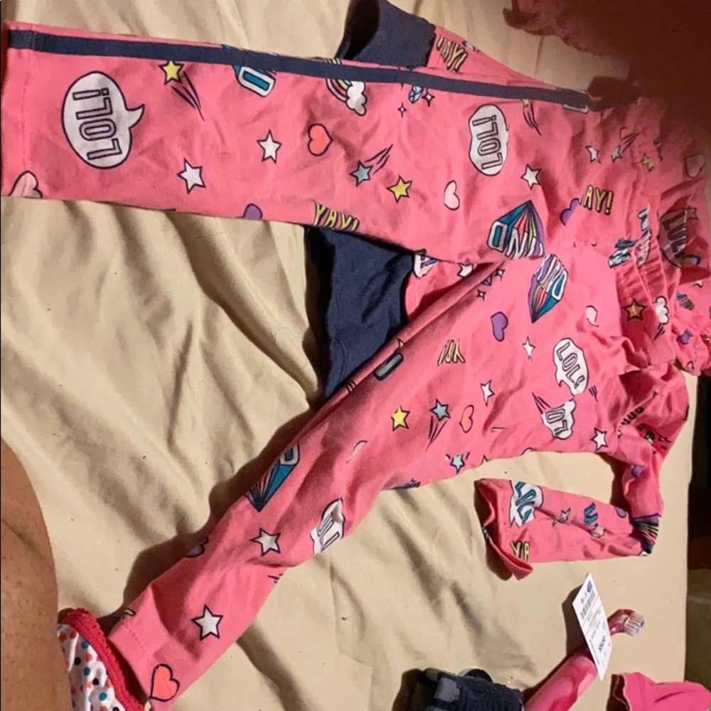 Outfit - Picture 2 of 3